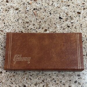 Gibson Tan Leather Card Holder USB
